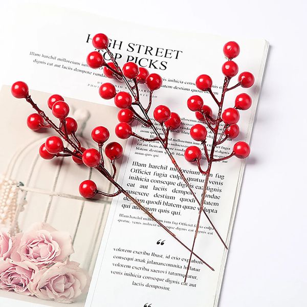 Faux verdure florale 20 pièces choix de baies tiges rouges artificielles décorations d'arbre de Noël 75 pouces pour les décors de maison de Noël 231123