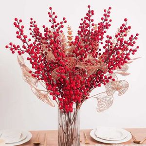 Ramo de flores de bayas rojas artificiales de vegetación floral de imitación, planta falsa para decoración de jarrón para el hogar, adornos para árboles de Navidad, fiesta de Año Nuevo 2023, decoración navideña YQ240125