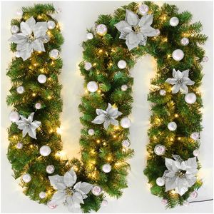 Guirlande de Noël à fausse verdure florale 8,86 pieds en rotin de Noël, fleurs artificielles, plantes de vigne, flocons de neige, fleurs de poinsettia, décoration de Noël pré-éclairée 231123