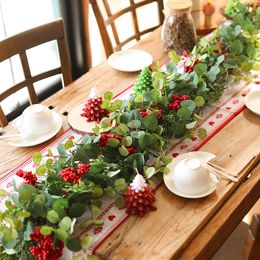 Faux Floral Greenery PARTY JOY 19M Guirlande de cyprès de pin d'eucalyptus artificiel de Noël avec baies rouges en rotin Décoration de table de fête à la maison Ornement de Noël 230204