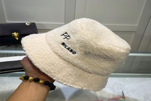Casquettes de boule de fausse fourrure y chapeaux de seau de laine pour l'hiver Designer casquette de baseball marque chapeau de pêcheur homme femme chapeaux de soleil chauds noir blanc casquette de neige2012077