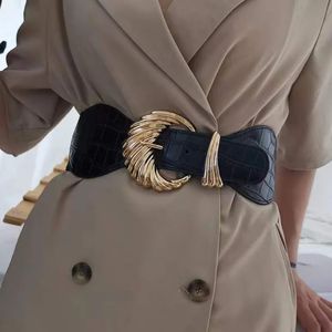 Fausse cuir mode dames élastiques à large ceinture large girdle forme alliage broche boucle ceinture polyvalente sweater waisstband 240522