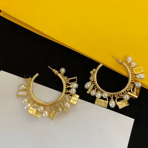 FD Hot selling Bungelende clip-on Designer Oorbellen Merk 18K Vergulde hart stijlvolle damesoorbellen Hoge kwaliteit sieraden voor bruiloften