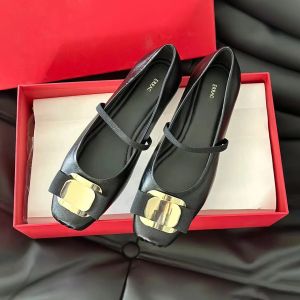 Fe Luxurys Dress Shoes Sandaal Top Kwaliteit Mooie ballet flats ontwerper Rragamo Leer Leer Zwart Wit Sandale buiten Travel Casual schoenwandeling Wandeling Lady Gift Loafer