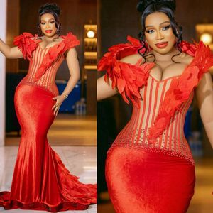 Portrait à plumes Aso Ebi robes de bal luxueux sirène rouge robes de soirée pour africain Nigeria noir femmes robe de fête d'anniversaire Graduaton Party Vestido ST771