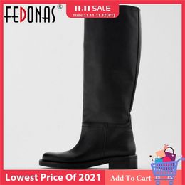 Fedonas Big Taille Femmes genouillères Haute Bottes de vachette Plateforme Chaussures d'hiver Femmes Talons Fourrure Chaud Fourrure Longres INS 211105