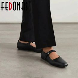 Fedonas merk vrouwen Mary Jane echte lederen flats schoenen vrouw gespen plat comfort casual loafer schoenen zacht lederen flats 240428