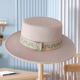 Fedora Chapeau pour les femmes larges bordure blanche noire en feutre Panama Église Lesdies vintage jazz français Sombreros de Mujer 240417