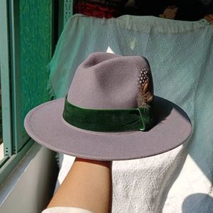 Fedora Hat Gold Velvet Ribbon Feather Accessories Mens and Womens Jazz Hat Panama Hat Wholesale Sombrero Hombre 240430