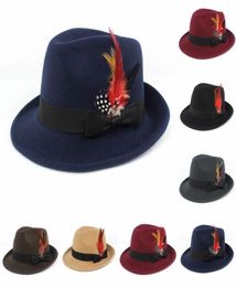 Fedora Jazz Chapeaux Imitation de laine de laine Men des femmes Caps Gentleman Warping Warp Brim Bow Chicken Feather Trilby Hat9775150