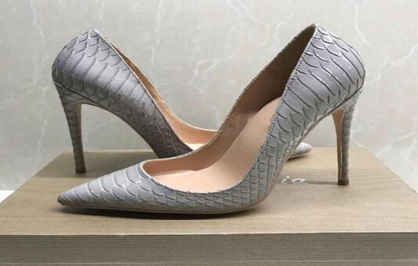 Frais nouveau style designer décontracté gris serpent python imprimé brevet bout pointu chaussures à talons hauts pompes mariée chaussures de fête de mariage New9784817