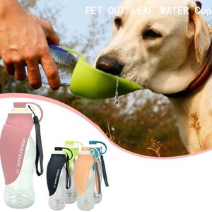 Alimentation chien d'accompagnement eau tasses en Silicone distributeur d'eau Portable fontaine à boire en plein air chien sortant bouteille d'eau pliante