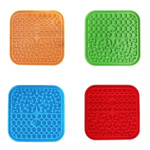 Nourrir des animaux Lick Silicone Mat pour chiens Pet Slow Food Plate de nourriture Baignage Distraction Silicone chien Sucker Food Training Dog Feeder Supplies