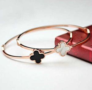 Bracelet Feerie Van Version coréenne Black Four Leaf Clover Bracelet en titane acier plaqué avec une coque en or rose 18K bijoux coloré