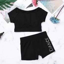 FEESHOW Enfants Filles Tankini Débardeur à Manches Courtes avec Lettres Shorts Bas Ensemble pour Fille Ballet Danse Sport Entraînement Gymnastique