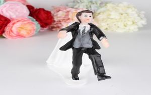 Feis Creative Westen Style Cake Decoration Favores de boda Bride Hold Groom renuncia Doll7524636