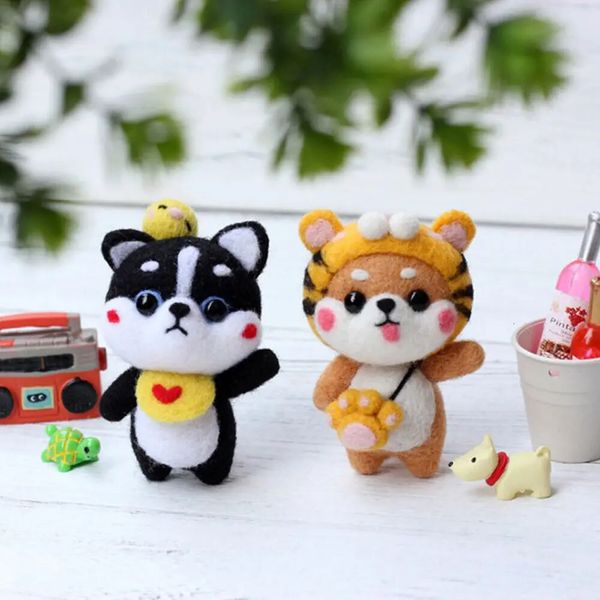 Fonction d'emballage Matériau Shiba INU Animal Poupée de jouets faits à la main