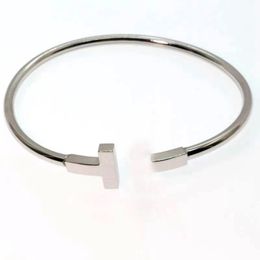 Bracelet femme designer de luxe Bracelet bracelets en argent pour femme charme coquille blanche diamant de mode poli haut incrusté de haute qualité Bracelets bijoux cadeau