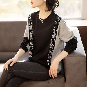 Vêtements féminins Lettre marron Impression Sweat-shirts pour femmes Graphique Noir Tops Pulls à manches longues Mode coréenne des années 2000 240301