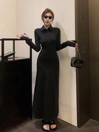 Vêtements de créateurs féminins Jupe trapèze noire Robe chemise française femme automne 2023 nouvelle taille à manches longues slim slim slim jupe longue tempérament déplacement D 7