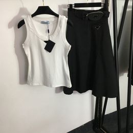 Vestido de diseñador femenino Chándal Chaleco de moda Vestidos Trajes Insignia de personalidad Chándal de mujer Camisetas de algodón de moda Chándales