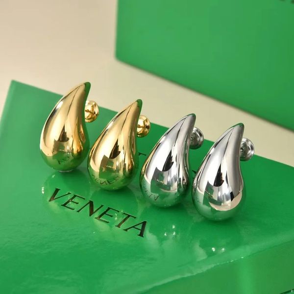 Boucles d'oreilles de chute d'eau de créateur féminine 18k Triangle de cerceau d'or