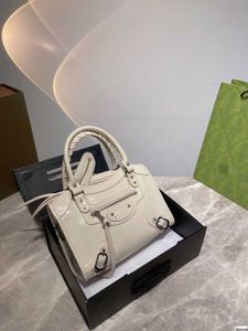 Vrouwelijke luxe designer handtas nieuwe mode persoonlijkheid kleine frisse enkele schouder Messenger Bag geschenkdoos fabriek lage prijs directe verkoop