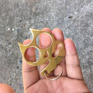 Llavero con anillo de dedo oculto para defensa del lobo y tigre femenino, personalidad única, exquisita 313919