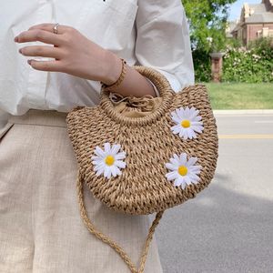 Vrouwelijke stro weven draagmade bloem schouder beroemde ontwerper crossbody zomer strand messenger bags