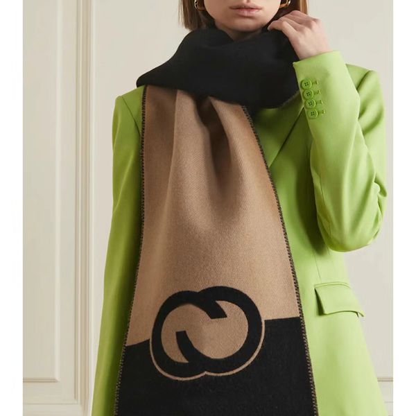 Bufandas de letras grandes vintage para mujer Diseñadores de abrigos de gran tamaño para hombre Bufanda de bloque de color marrón negro Bufandas de lana de invierno Bufanda de cachemira de moda Pañuelo