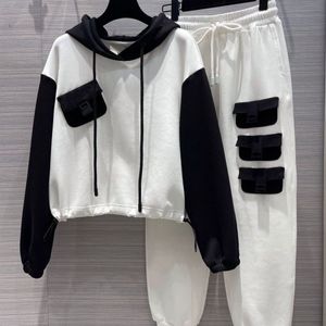 Fen letras di Pantalones de dos piezas para mujer Trajes casuales Diseñadores Chaquetas con capucha Colección cápsula Moda Moda reversible Chaqueta de manga larga pantalón