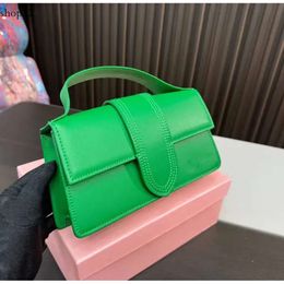 Fendin Bag Slide Fashion Baguette Diseñador Flap Sobre Bag de cuero Tota para mujer Embrague Show de mano de mano grande Crossbody E 1151