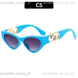 Fendisunglasses Designer Cat Eye Sun Sund Soungs Clear Filen Glass pour femmes tendance Metal Decorative Eyewear Letter UV400 Anti Blue 400