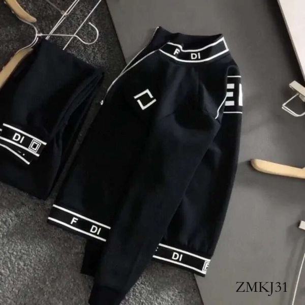 Fendy New Designers Mens Tracksuits Fashion Brand Men de course Suite de piste Spring Autumn Men Two-Piece Sportswear Casual Style Fendy Man 9551