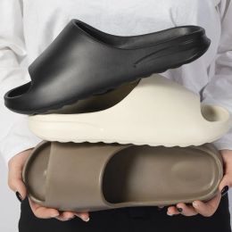 Feslishoet hommes pantoufles fond épais mode Style plate-forme salle de bain diapositives antidérapant tendance Designer chaussures femme