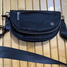 Sac de festival 5L / 2L MESSENSger à l'écart masculin Crossbody Men's a réglable Sangle à eau micro-sacs à bandoulière