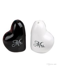 Festive Heart en forme de mariage Favoris de faveur en forme de coeur Mr Mme Salt Pepper Shaker 2pcs1set KD18822940