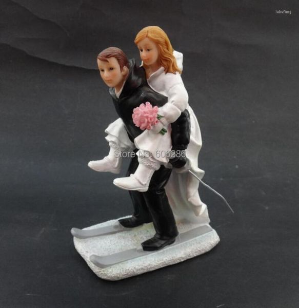 Fournitures de fête 20 PCS/LOT vente en gros drôle décoration de gâteau de mariage/ski marié portant mariée Figurine résine Topper