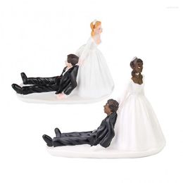 Supplies festives Elegant Bride Groom Couple Cake Topper Wedding Resin Figurine Valentin Fay Dof d￩coration de dessins de dessins mignons