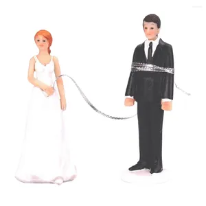 Fournitures de fête Unique drôle créatif mariage Couple gâteau Topper romantique résine Figure pour Figurine cadeau décoration