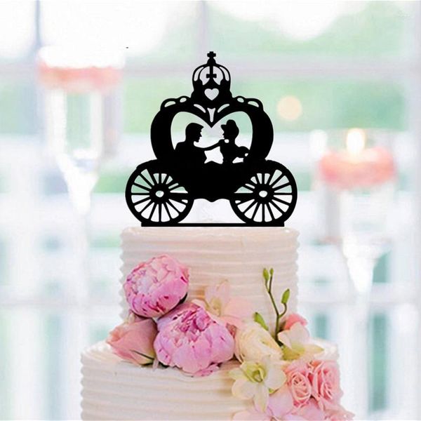 Fournitures de fête Décoration de gâteau de mariage Mariée et le marié dans la silhouette du chariot pour / Fête d'anniversaire de fiançailles