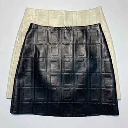 ff Designer Wonens Faldas PU Faldas de cuero Moda Carta Imprimir Cintura alta Cadera A-Line Falda de cuero de imitación i fendyly