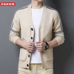 FGKKS Automne Marque Hommes Cardigan Pull Stripe Confortable Chaud Hommes Laine Mélange Mince Chandail Mâle Sauvage Mode Casual Chandails 201022