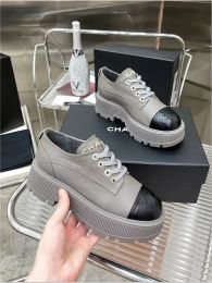 High Heels Flats Business Fashion Casual Chores Global Channel Chaussures Mule Green Wig Chaussures Visiteur Médies Mariage Premium Leather Mandons formels Social Chunky