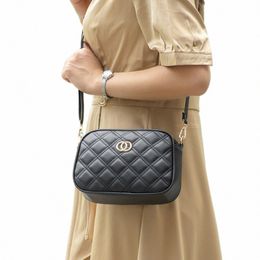 fi vaste kleur schoudertas crossbody tassen 2024 Nieuwe minimalistische diamd camera tas lederen geweven tas vrouwelijke ontwerper handtas 31MU#