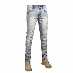 Fi Vintage Hommes Jeans Haute Qualité Rétro Bleu Clair Élastique Slim Fit Ripped Jeans Hommes Broderie Designer Denim Pantalon Hombre b4jv #