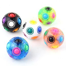 Fidget Toys Roller Rainbow Ball Décompression Jouet pour Adulte Rotatif Fidget Spinner Puzzle Rond Douze Trous Couleur Mixte Boule Magique Jouet pour Enfant Fidgets Balle Anti-Stress