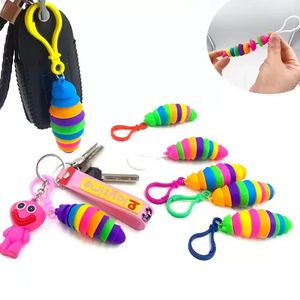 Fidget Toys Slug porte-clés Articulé Flexible 3D Slugs porte-clés Sensory Squishy Anti-Stress Autisme Besoins Anti-stress Arc-En-Adulte Jouet Pour Enfants FY3797