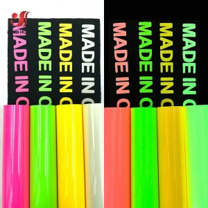 Films 3D Puff HTV Transfert de chaleur Vinyl Glow dans le fer lumineux foncé sur les vêtements pour Cricut Silhouette Cameo 4 Feuille de couleur assortie bricolage