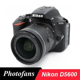 Filters Nikon D5600 DSLR -camera met 1855 mm lens